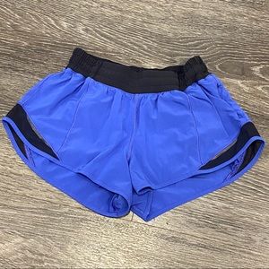 Lululemon 2.5” Hotty Hot Shorts